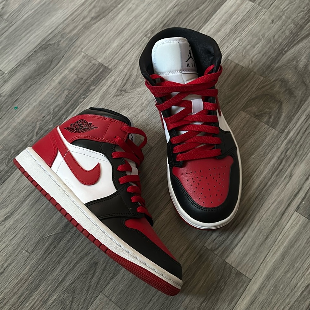 Women’s Jordan 1 Mid